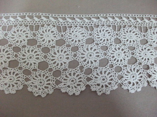 Dentelle B&eacute;atrice.