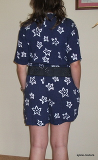 Combishort bleu marine et blanc.